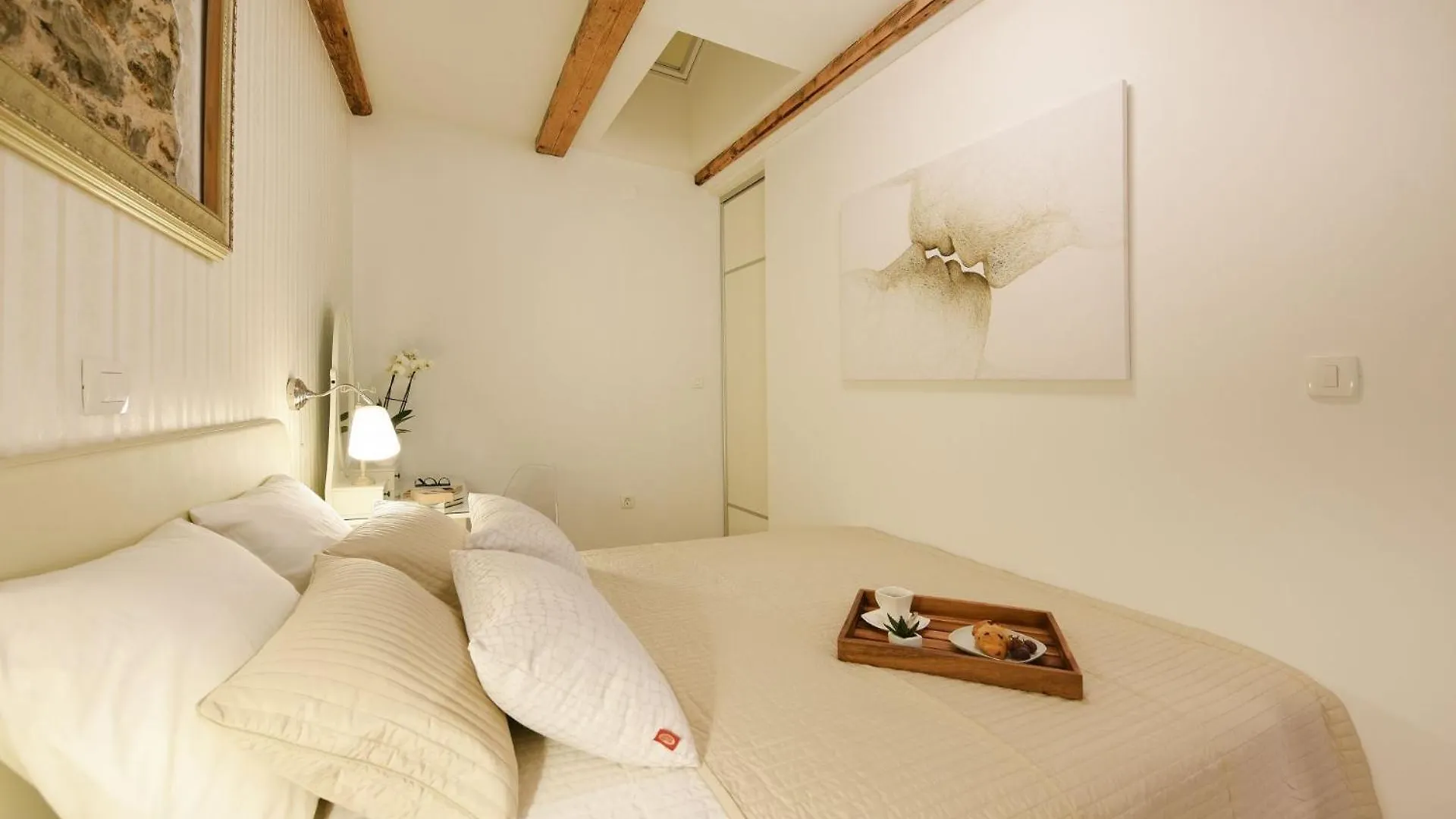 Holiday Home Daniela - Near Beach 扎达尔