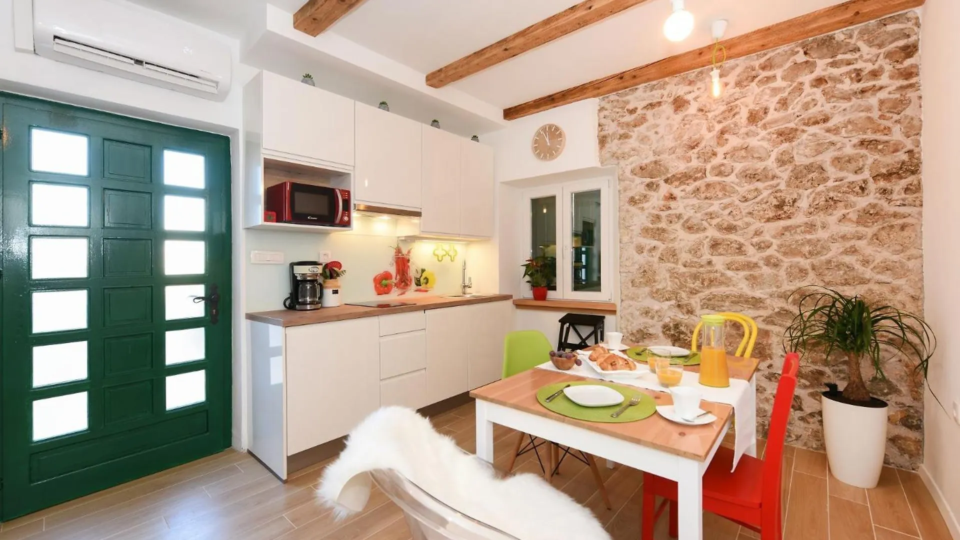 Holiday Home Daniela - Near Beach 扎达尔 0*,  克罗地亚